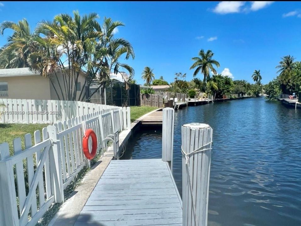 En Venta: $624,500 (3 camas, 2 baños, 1377 Pies cuadrados)