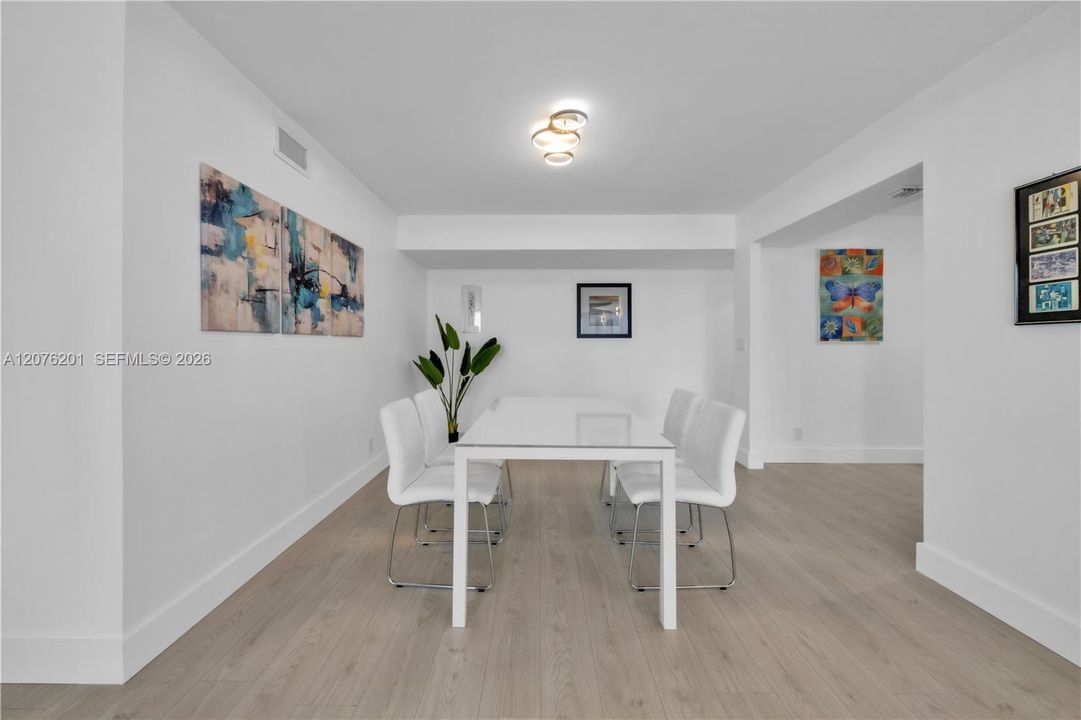 В аренду: $3,000 (2 спален, 2 ванн, 1240 Квадратных фут)
