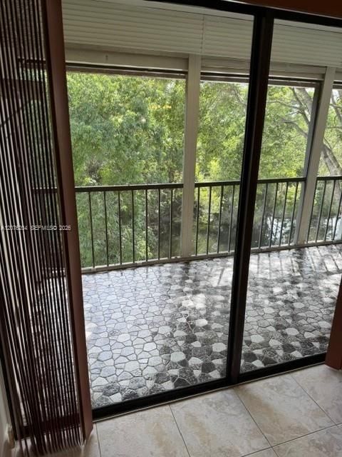 На продажу: $295,000 (2 спален, 2 ванн, 1106 Квадратных фут)