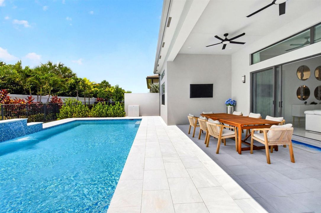 Private pool