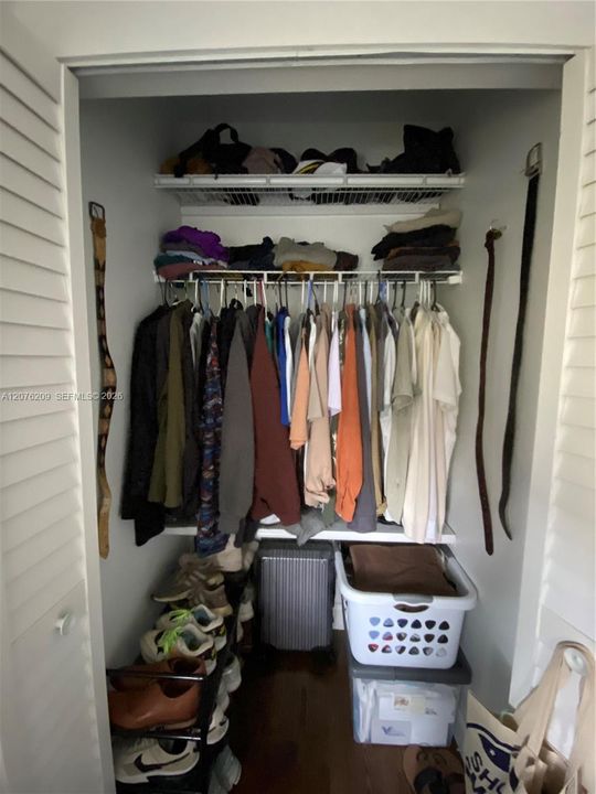 2nd bedroom Closet