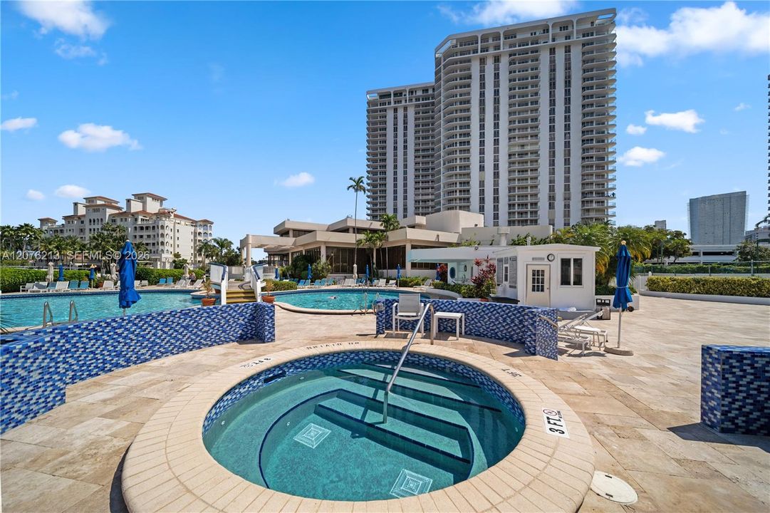 For Rent: $6,000 (2 beds, 2 baths, 1901 Square Feet)