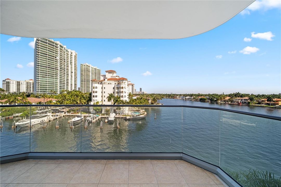 For Rent: $6,000 (2 beds, 2 baths, 1901 Square Feet)