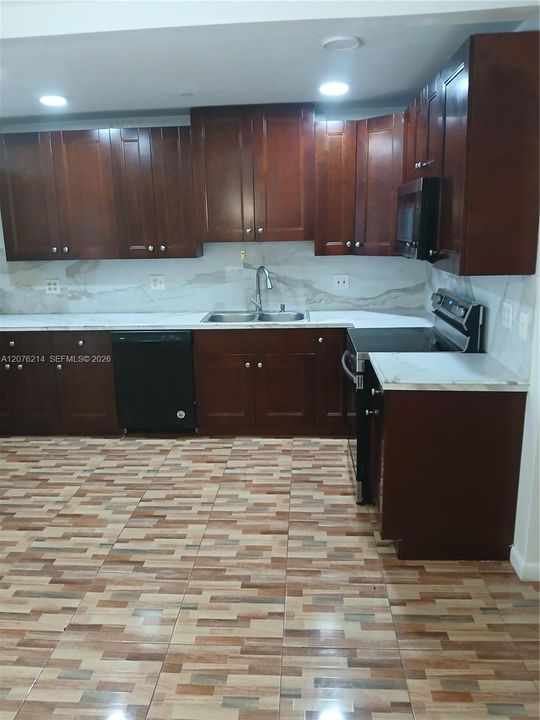 For Rent: $3,000 (3 beds, 2 baths, 1523 Square Feet)
