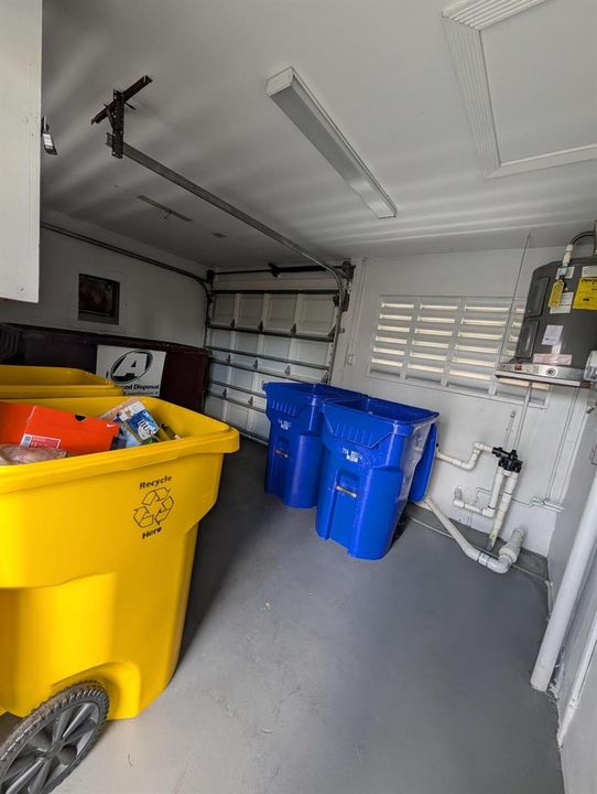 Social _ Trash room