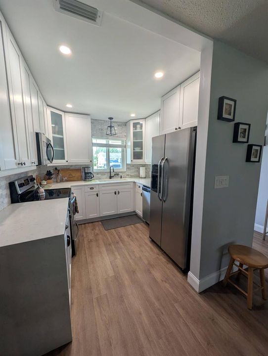 Kitchen - Full view 1 (2)
