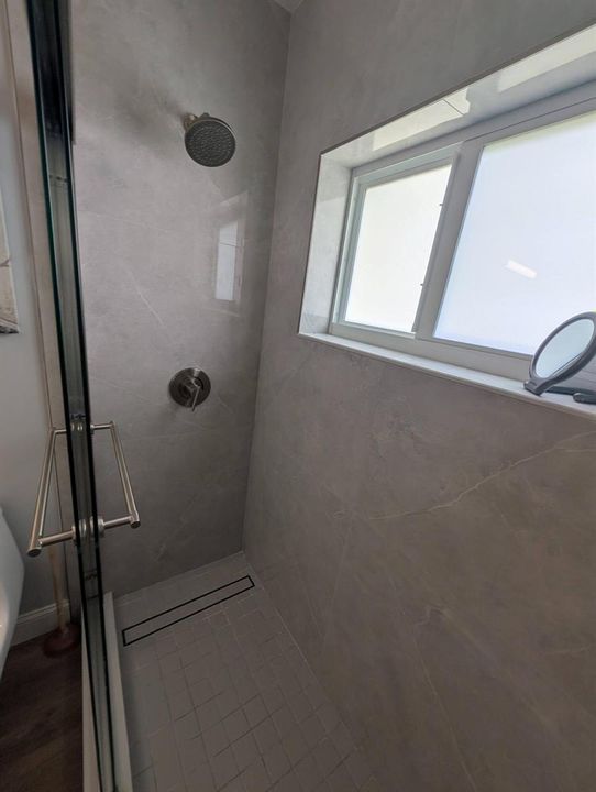 Bedroom 2 - Shower