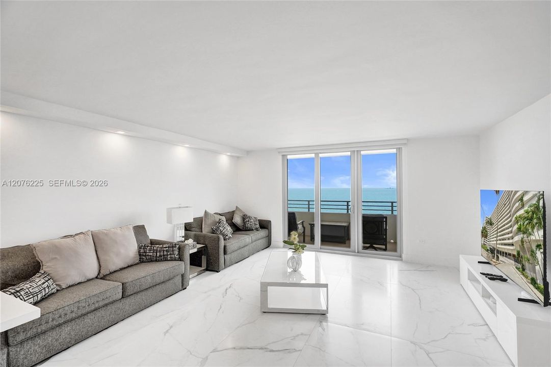 For Rent: $3,200 (1 beds, 2 baths, 906 Square Feet)
