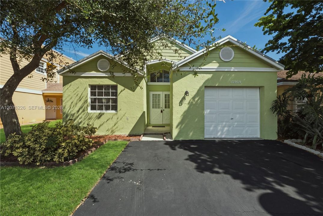 For Sale: $525,000 (3 beds, 2 baths, 1146 Square Feet)