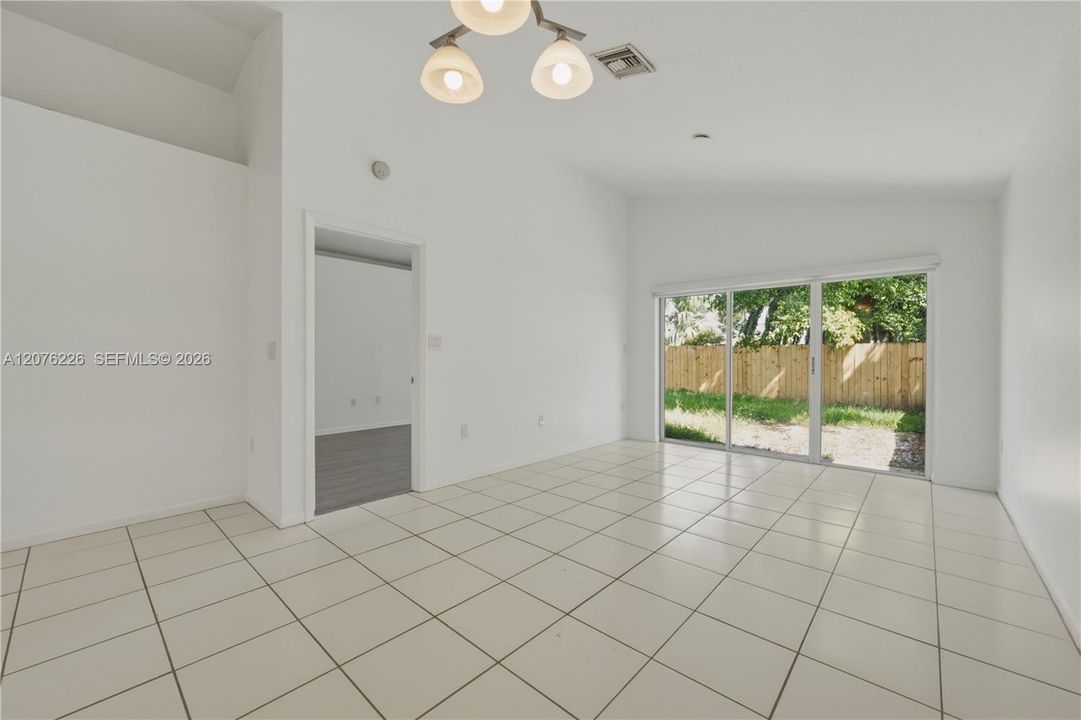For Sale: $525,000 (3 beds, 2 baths, 1146 Square Feet)