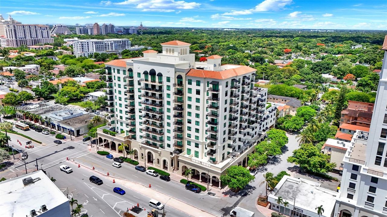 For Sale: $775,000 (2 beds, 2 baths, 1171 Square Feet)