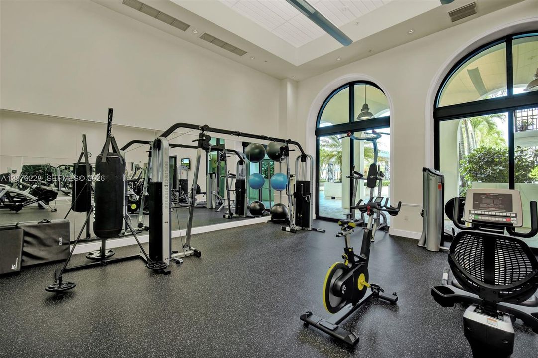 For Sale: $775,000 (2 beds, 2 baths, 1171 Square Feet)