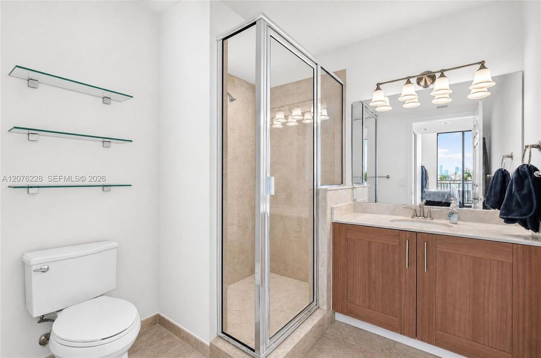 For Sale: $775,000 (2 beds, 2 baths, 1171 Square Feet)