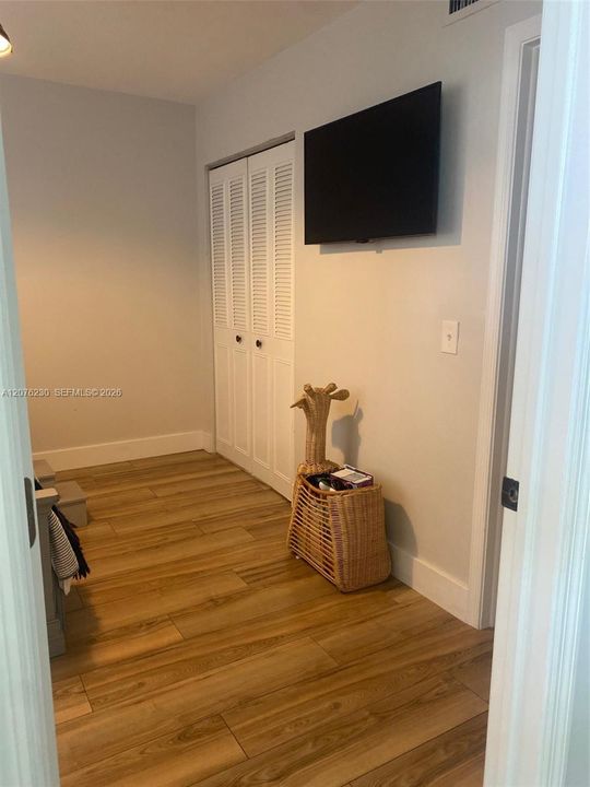 For Rent: $2,000 (2 beds, 2 baths, 1100 Square Feet)