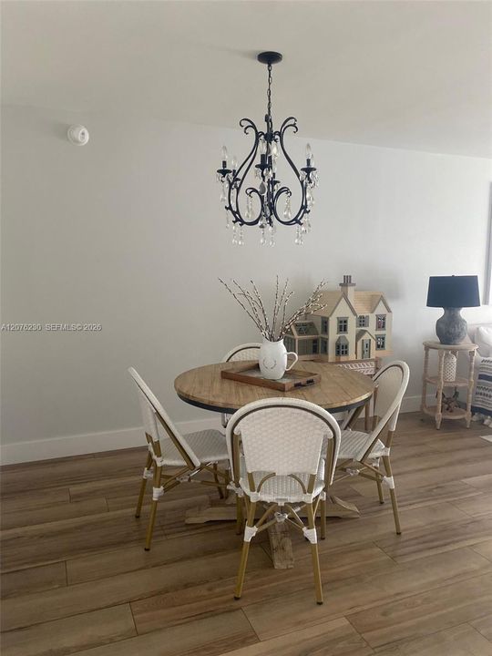 For Rent: $2,000 (2 beds, 2 baths, 1100 Square Feet)