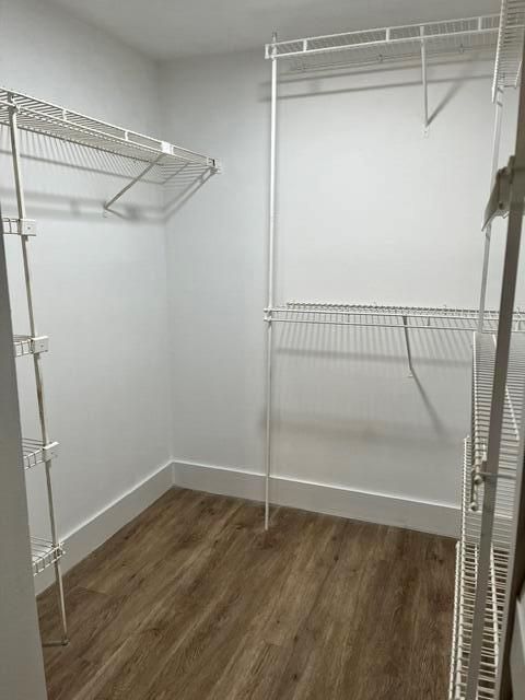 walking closet main bedroom 2