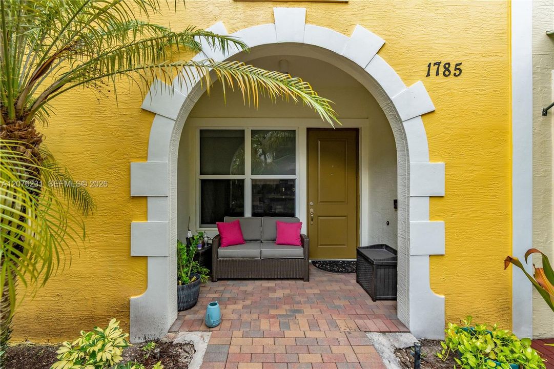 For Sale: $612,900 (3 beds, 2 baths, 1932 Square Feet)