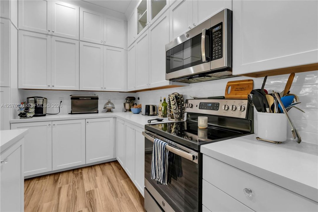 For Sale: $612,900 (3 beds, 2 baths, 1932 Square Feet)