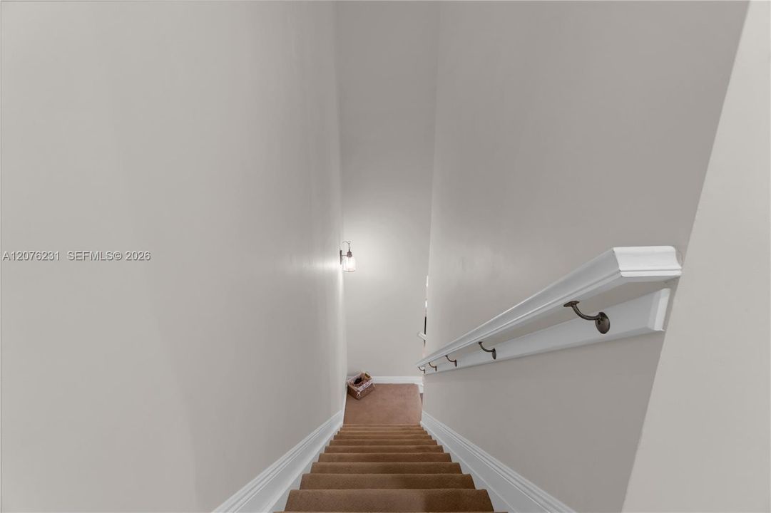 For Sale: $612,900 (3 beds, 2 baths, 1932 Square Feet)