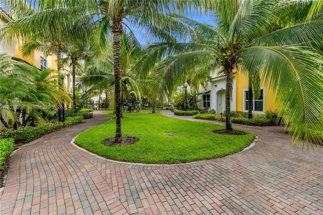 For Sale: $612,900 (3 beds, 2 baths, 1932 Square Feet)