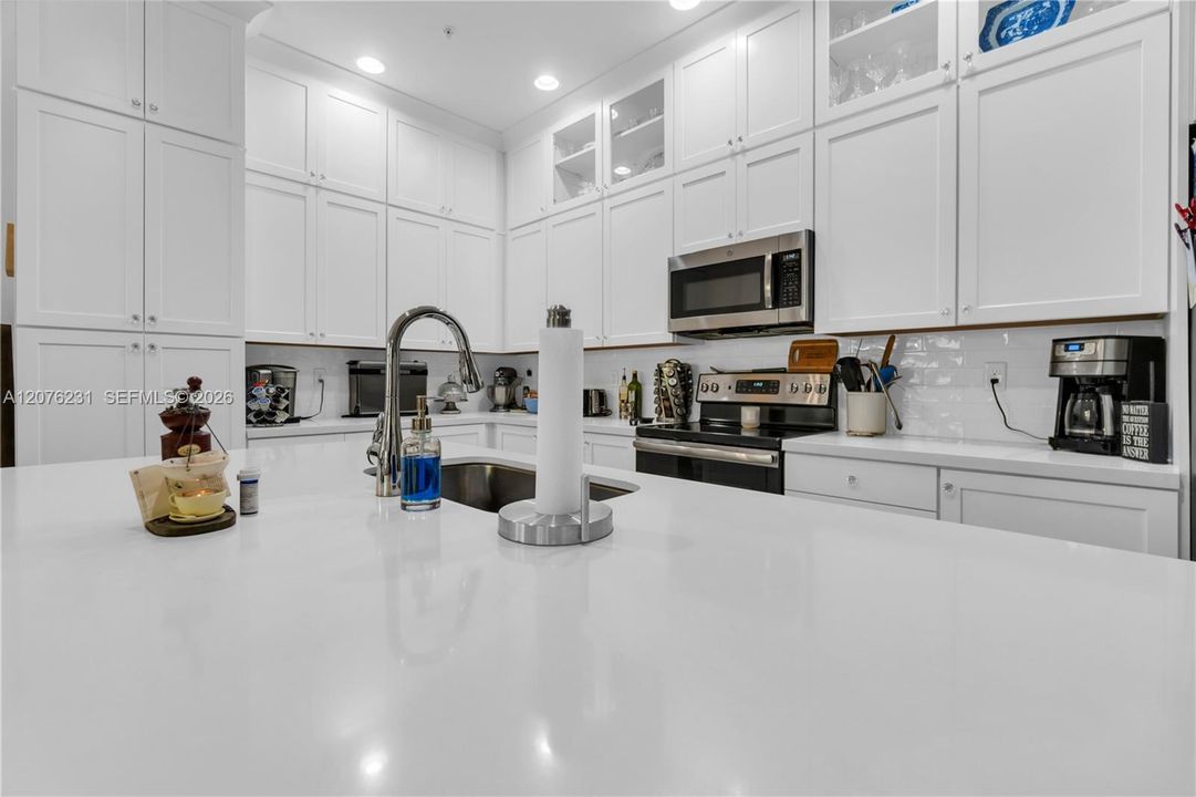 For Sale: $612,900 (3 beds, 2 baths, 1932 Square Feet)