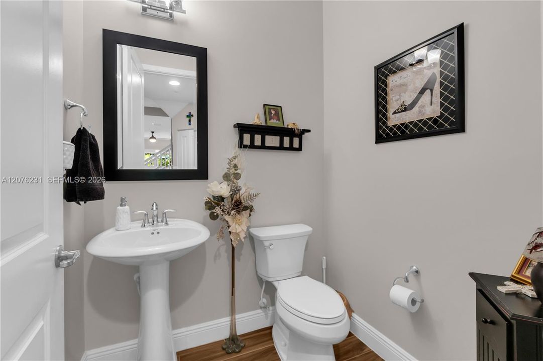 For Sale: $612,900 (3 beds, 2 baths, 1932 Square Feet)