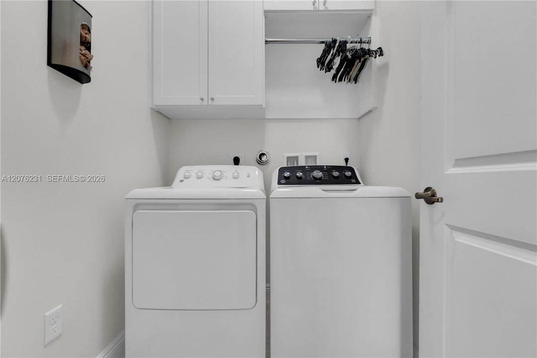 For Sale: $612,900 (3 beds, 2 baths, 1932 Square Feet)
