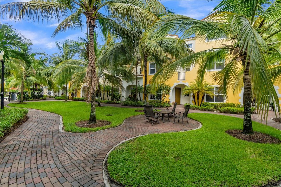For Sale: $612,900 (3 beds, 2 baths, 1932 Square Feet)