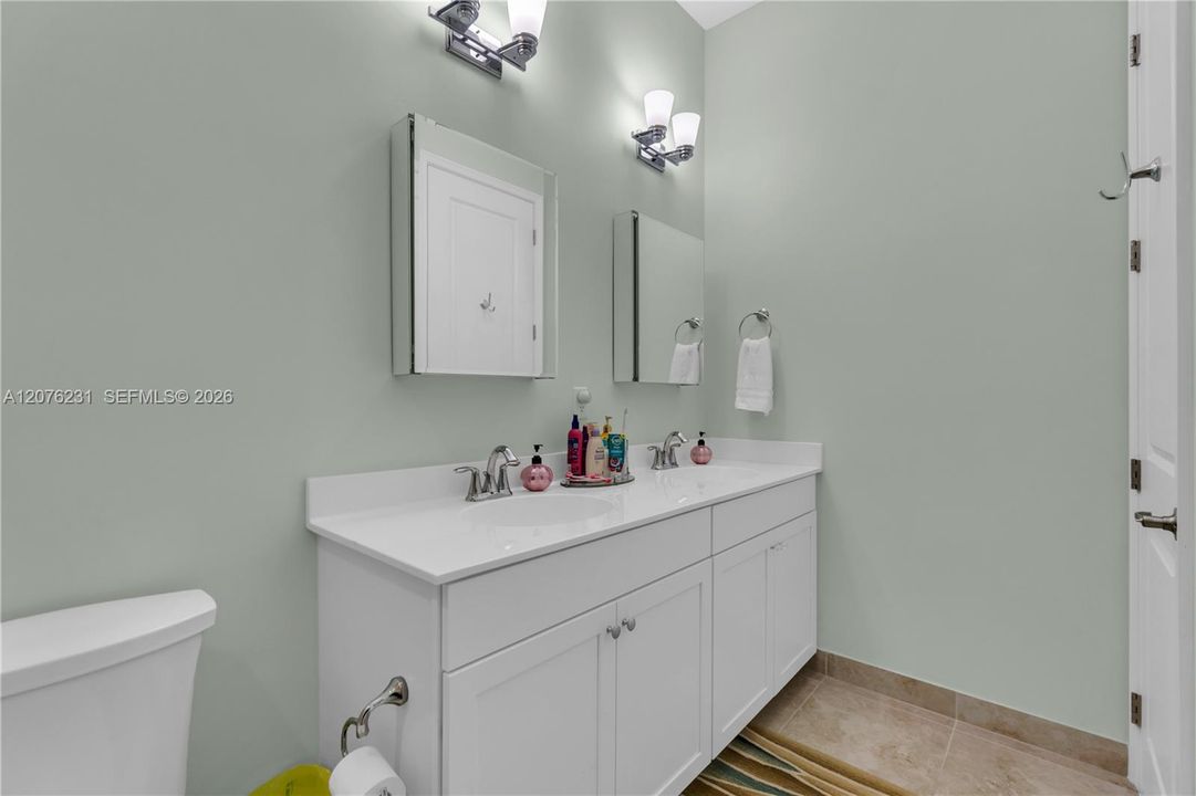 For Sale: $612,900 (3 beds, 2 baths, 1932 Square Feet)