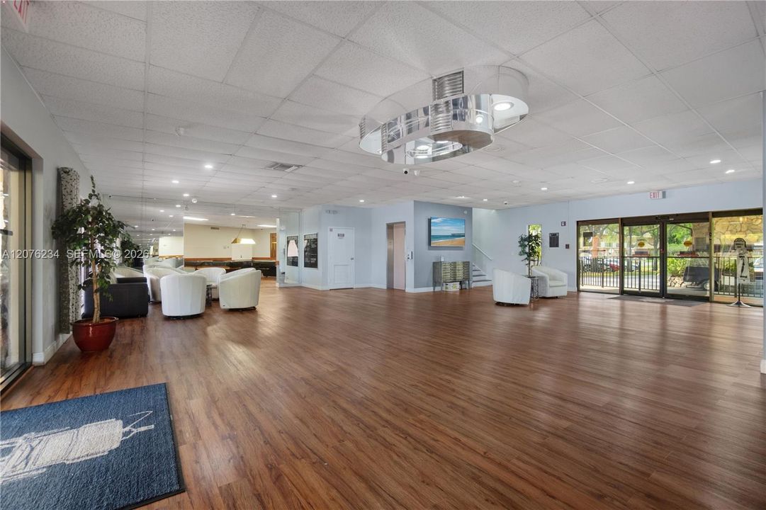For Sale: $160,000 (2 beds, 2 baths, 920 Square Feet)