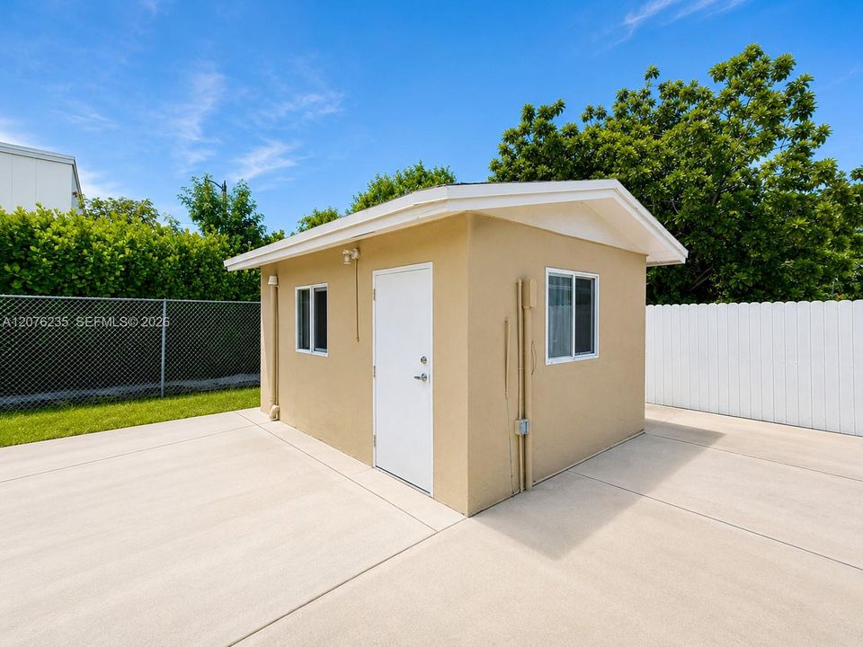 For Sale: $507,000 (3 beds, 1 baths, 1050 Square Feet)