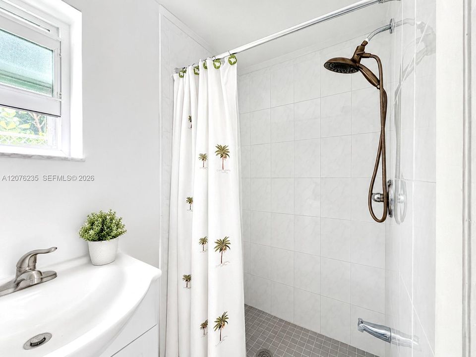 For Sale: $507,000 (3 beds, 1 baths, 1050 Square Feet)