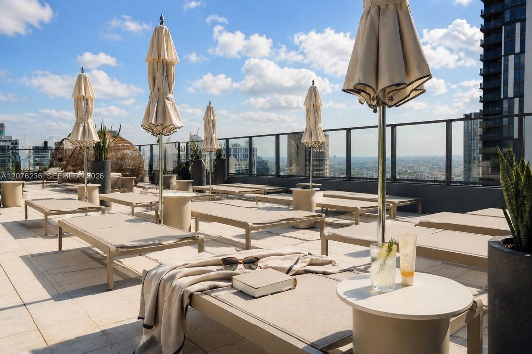 En Venta: $955,000 (2 camas, 2 baños, 757 Pies cuadrados)