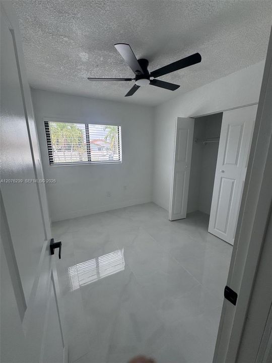 En Venta: $895,000 (5 camas, 3 baños, 2276 Pies cuadrados)