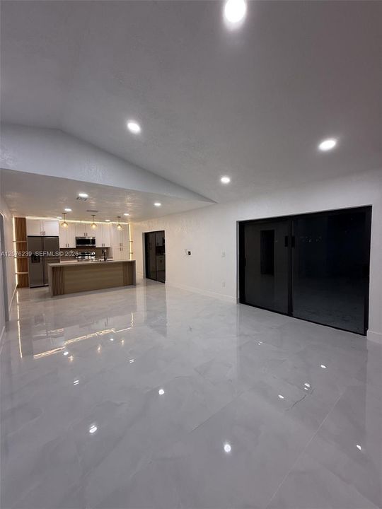 En Venta: $895,000 (5 camas, 3 baños, 2276 Pies cuadrados)