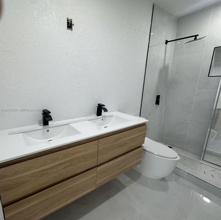En Venta: $895,000 (5 camas, 3 baños, 2276 Pies cuadrados)