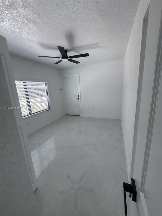 En Venta: $895,000 (5 camas, 3 baños, 2276 Pies cuadrados)