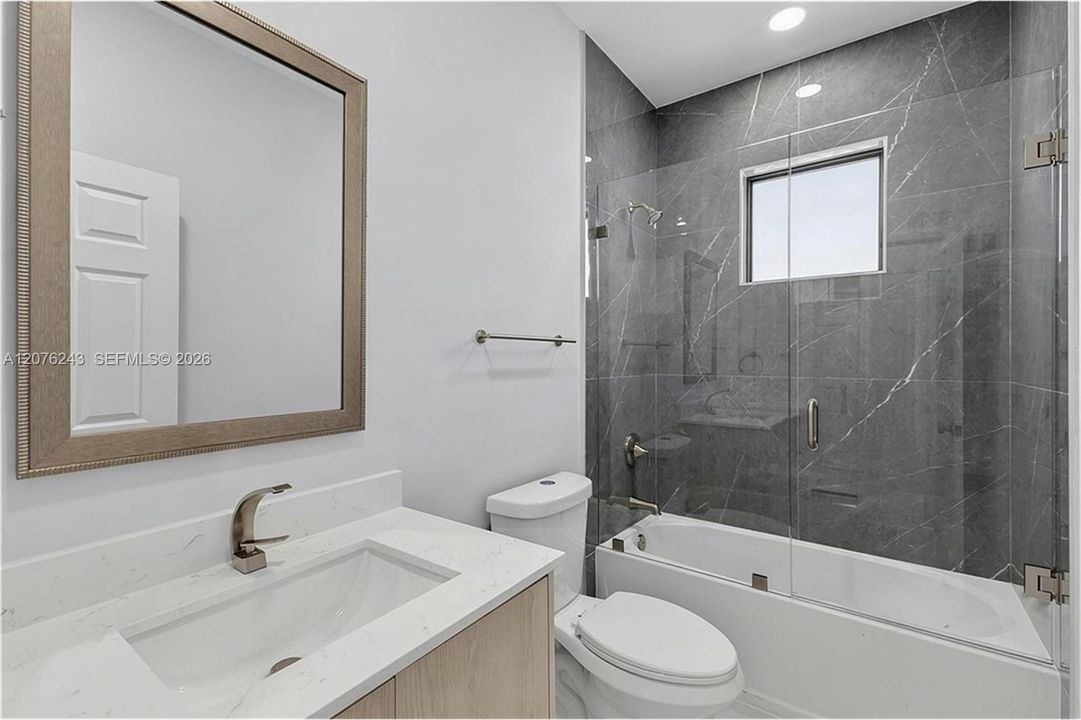 На продажу: $279,900 (3 спален, 2 ванн, 1144 Квадратных фут)