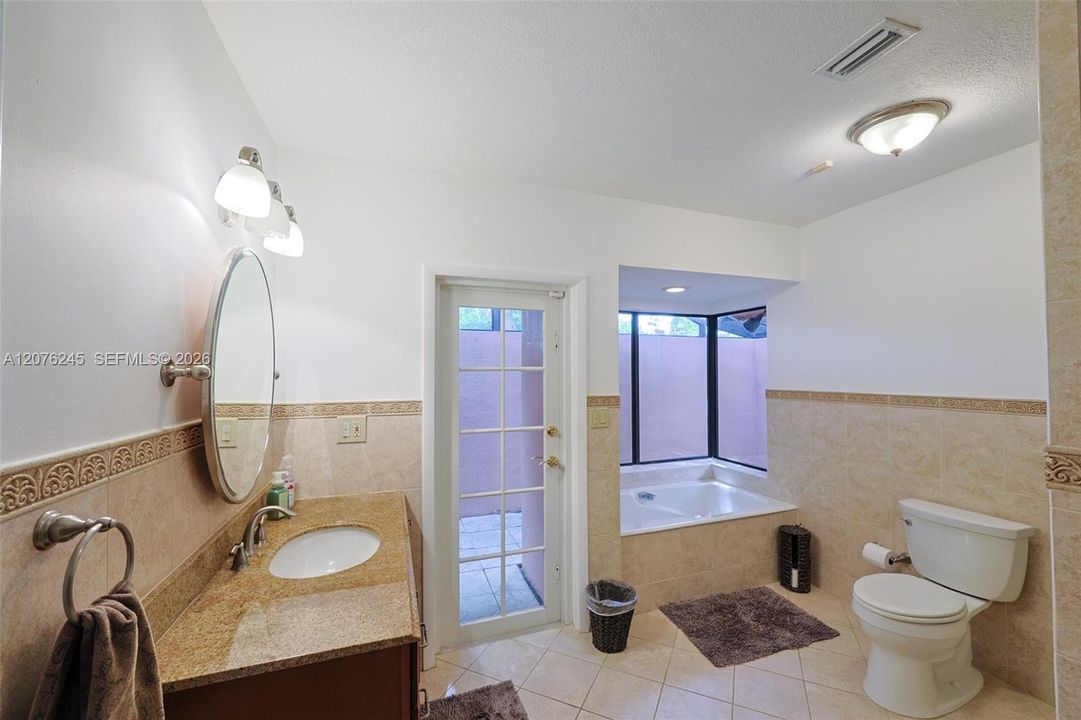 На продажу: $989,000 (4 спален, 2 ванн, 2589 Квадратных фут)