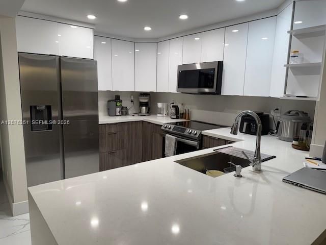 На продажу: $345,000 (2 спален, 2 ванн, 1025 Квадратных фут)
