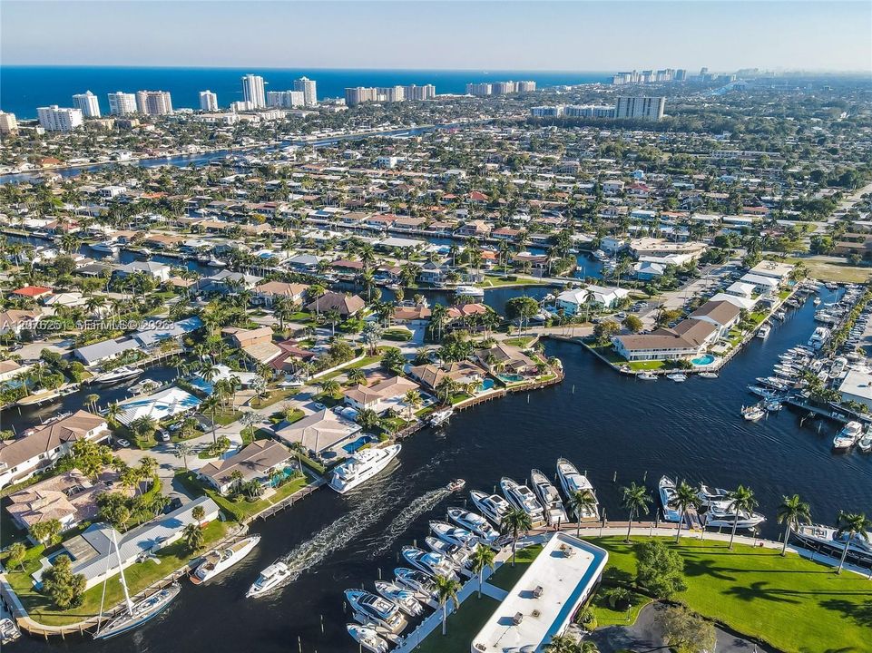 На продажу: $345,000 (2 спален, 2 ванн, 1025 Квадратных фут)