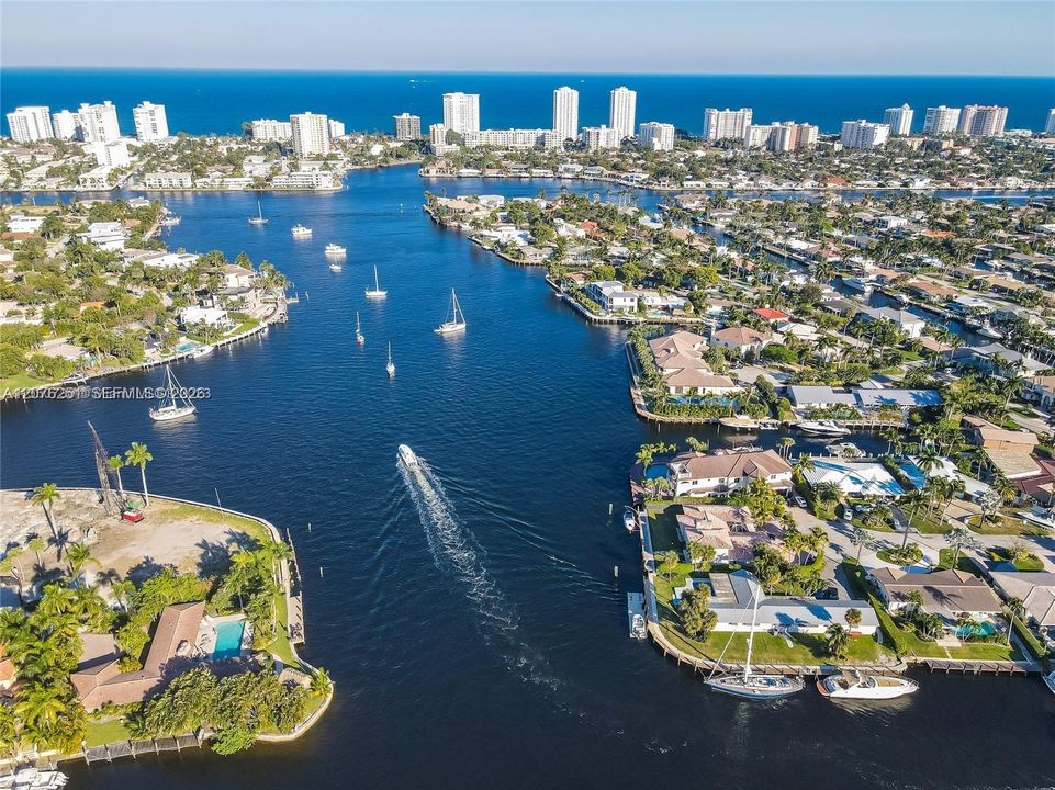 На продажу: $345,000 (2 спален, 2 ванн, 1025 Квадратных фут)