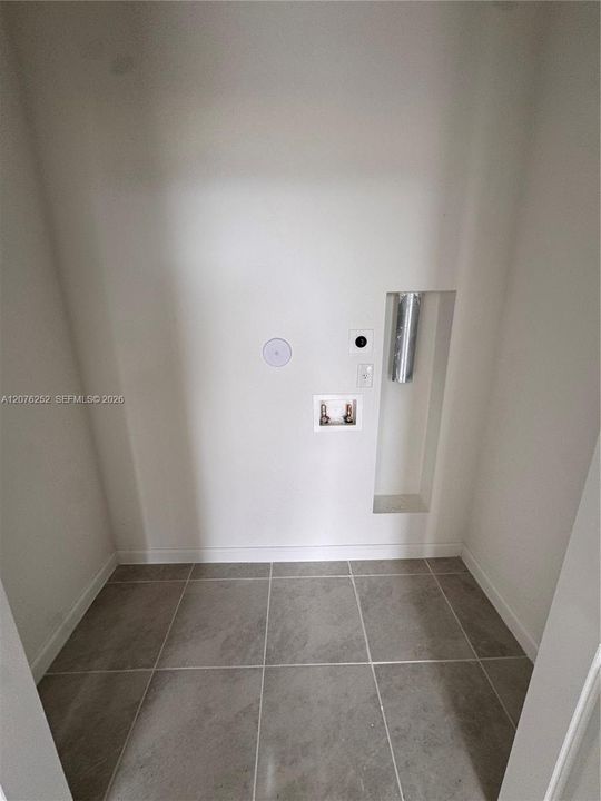 For Rent: $3,100 (4 beds, 3 baths, 1615 Square Feet)