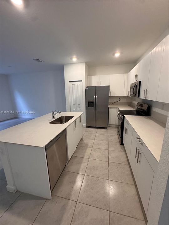 For Rent: $3,100 (4 beds, 3 baths, 1615 Square Feet)