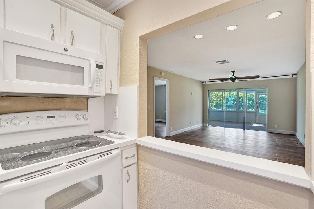 PASS-THRU TO DINING AREAS