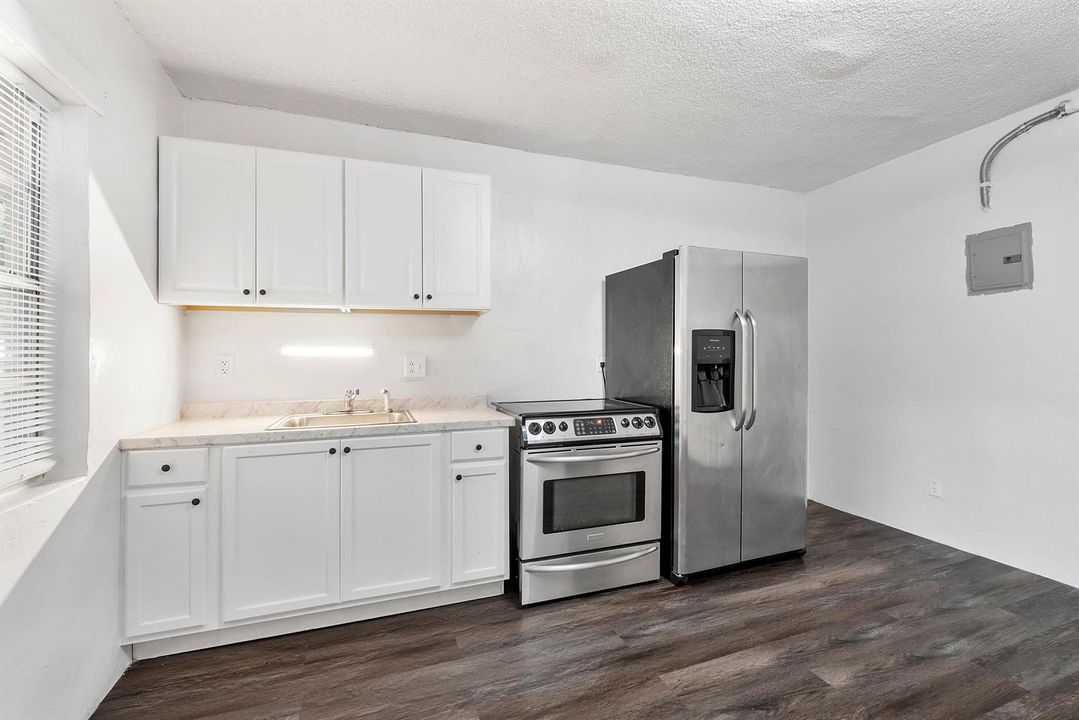 279 Sw 1st St_019