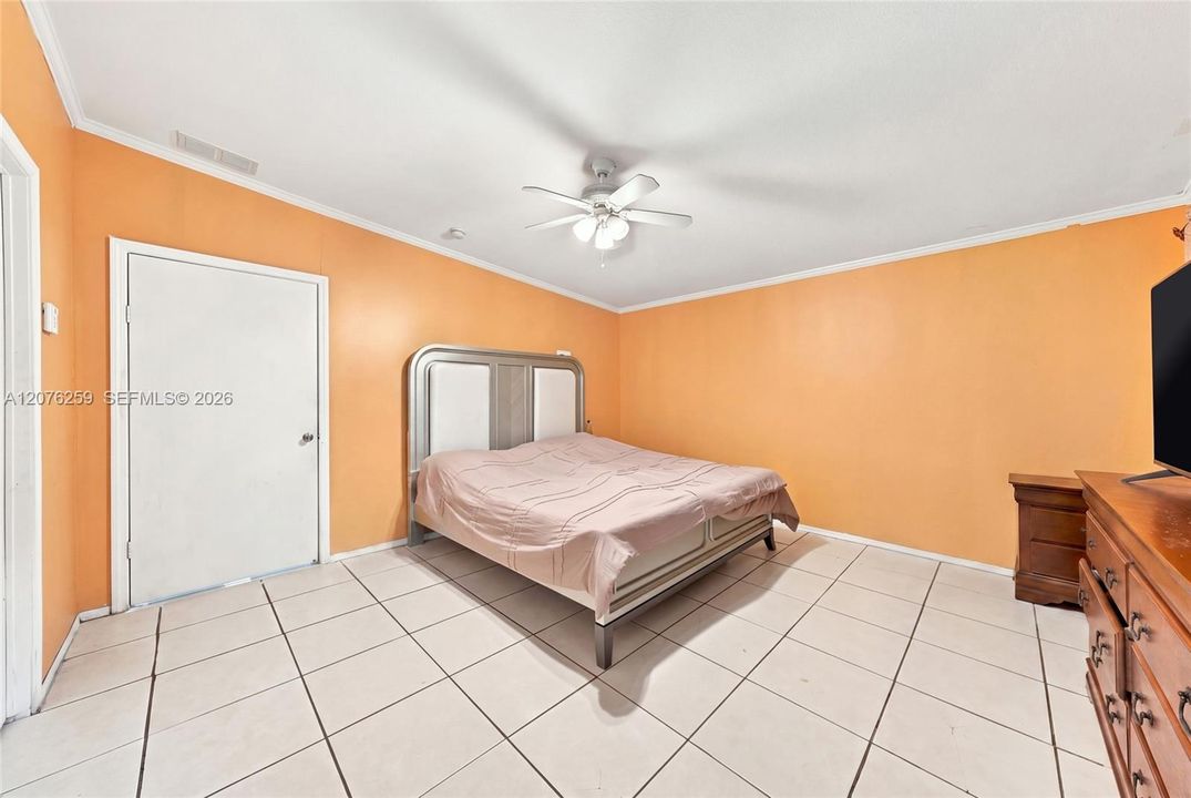 En Venta: $460,000 (3 camas, 2 baños, 1544 Pies cuadrados)