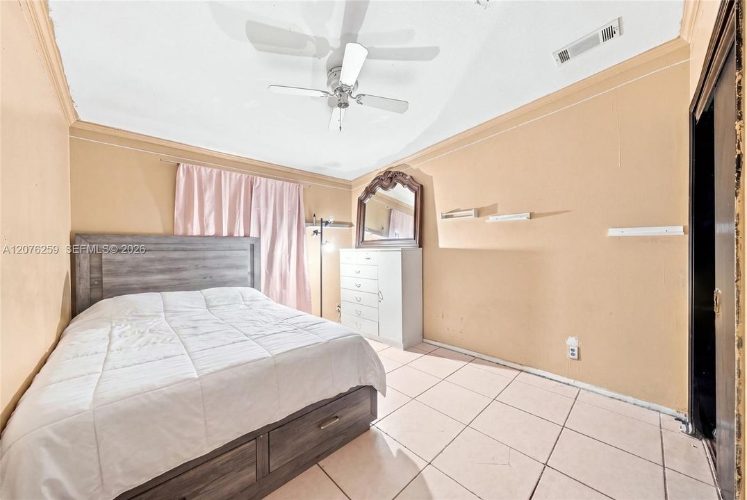 En Venta: $460,000 (3 camas, 2 baños, 1544 Pies cuadrados)