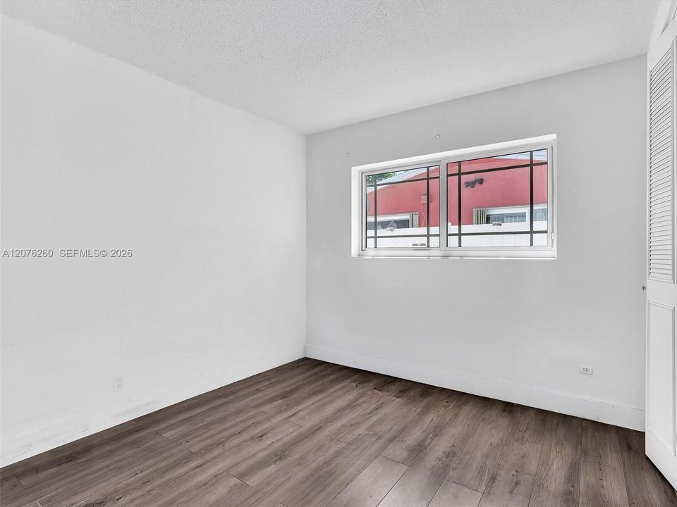 For Sale: $485,000 (4 beds, 2 baths, 1877 Square Feet)