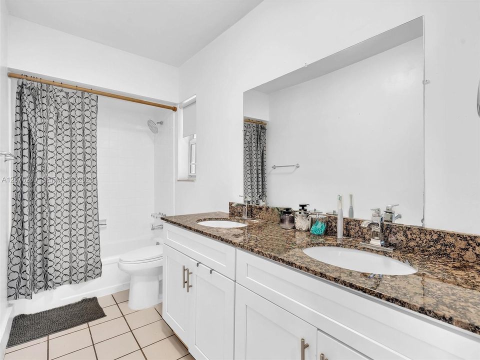 For Sale: $485,000 (4 beds, 2 baths, 1877 Square Feet)